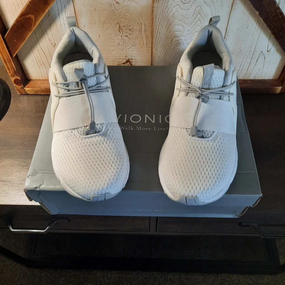 Vionic athletic - Picture 1 of 4